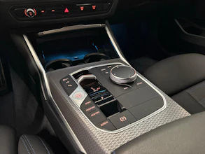 https://vehicle.imgix.net/4274641/f3fc2bd1-caa8-40cc-ac84-25bc903b17ff.jpg