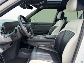 https://vehicle.imgix.net/4274703/a3e825c0-d7ab-4d29-9ea8-1fd6e9ebeca8.jpg