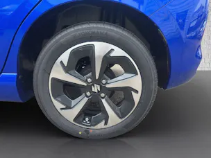 Suzuki Swift 1.2 Sakura Top Hybrid