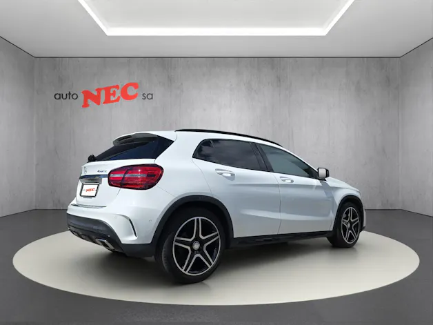 Mercedes-Benz GLA 250 Swiss Star Urban 4m