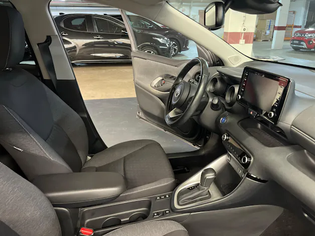 Toyota Yaris 1.5 VVT-i HSD Trend
