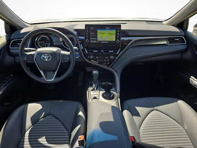 Toyota Camry 2.5 HSD Business