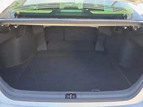 https://vehicle.imgix.net/4274868/f5ab7bfd-eb12-44a7-9ed2-76f9708e6002.jpg