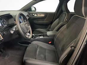 https://vehicle.imgix.net/4275035/c6739b1d-e718-4bd7-9f12-ae41295e8269.jpg