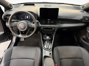https://vehicle.imgix.net/4275137/29178024-d0f6-4739-b276-e41a13aca07b.jpg