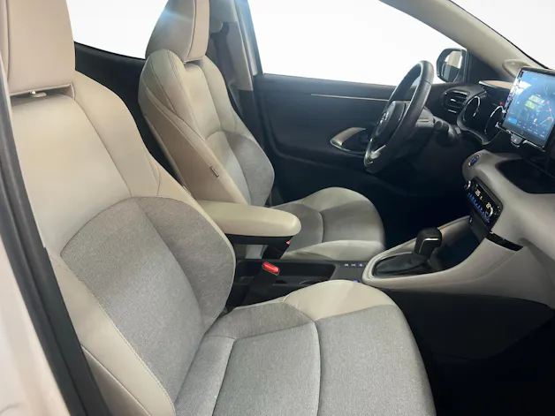 Toyota Yaris 1.5 VVT-i HSD Premium