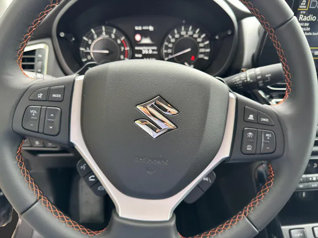 Suzuki S-Cross 1.4 T Black Edition Top Hybrid 4x4