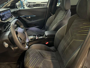 https://vehicle.imgix.net/4275184/372034e4-ed47-4528-ab97-4292e5d242b7.jpg