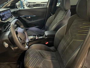 Fahrzeugbild PEUGEOT 208 e-GT