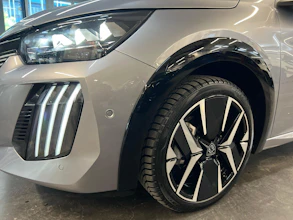 https://vehicle.imgix.net/4275184/605486f6-1716-4cb2-a417-8c7a5f2970b0.jpg