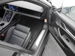 Porsche Taycan 4 Cross Turismo