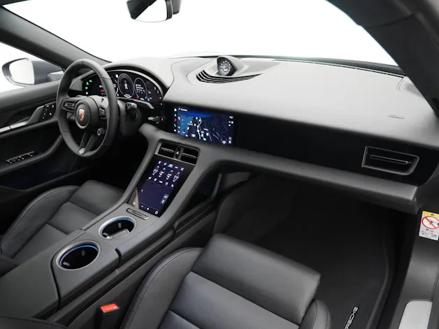 Porsche Taycan 4 Cross Turismo