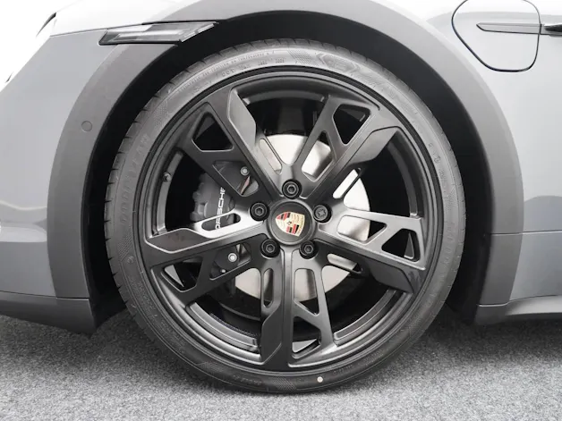 Porsche Taycan 4 Cross Turismo