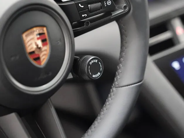 Porsche Taycan 4 Cross Turismo