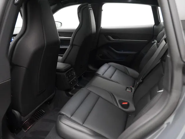 Porsche Taycan 4 Cross Turismo