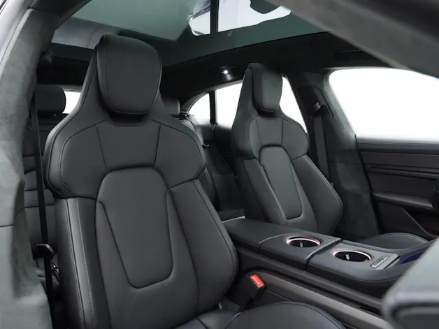Porsche Taycan GTS Sport Turismo