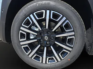 Renault R4 E-Tech Comfort Range iconic