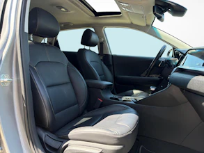 https://vehicle.imgix.net/4275309/e29df703-e909-48e8-88b1-be9d1e21f64e.jpg