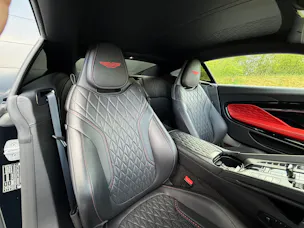 Aston Martin DB12 Coupé 4.0 V8 Bi-Turbo