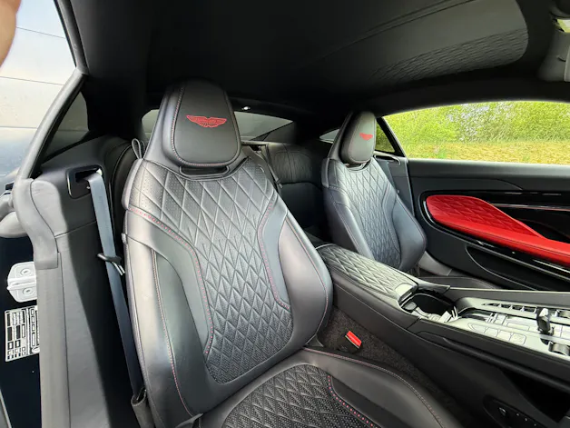 Aston Martin DB12 Coupé 4.0 V8 Bi-Turbo
