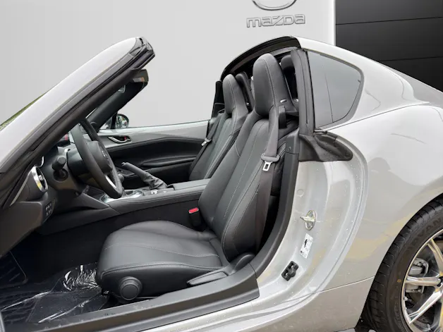 Mazda MX-5 RF Skyactiv-G 132 Exclusive-line