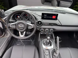 Mazda MX-5 RF Skyactiv-G 132 Exclusive-line