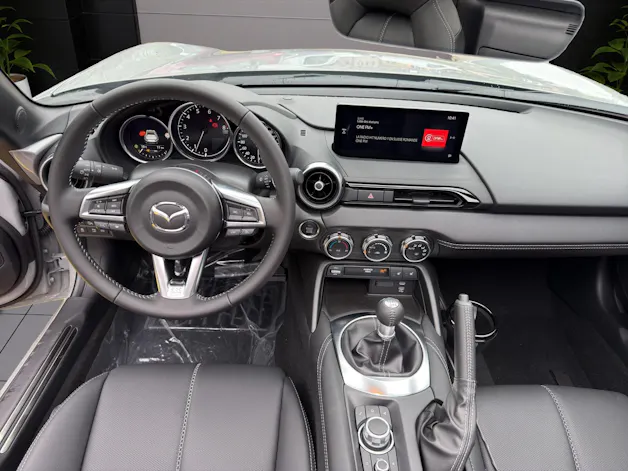 Mazda MX-5 RF Skyactiv-G 132 Exclusive-line