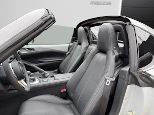 Mazda MX-5 RF Skyactiv-G 132 Exclusive-line