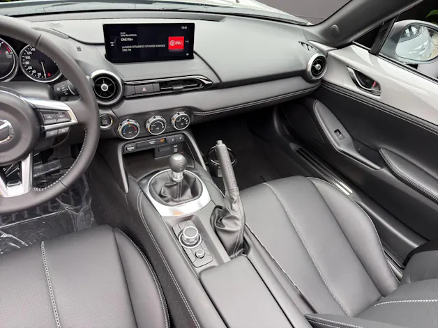 Mazda MX-5 RF Skyactiv-G 132 Exclusive-line