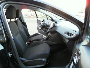 Peugeot 208 1.2 e-VTI Style EGS5