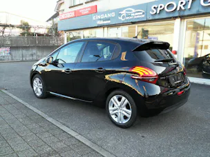 Peugeot 208 1.2 e-VTI Style EGS5