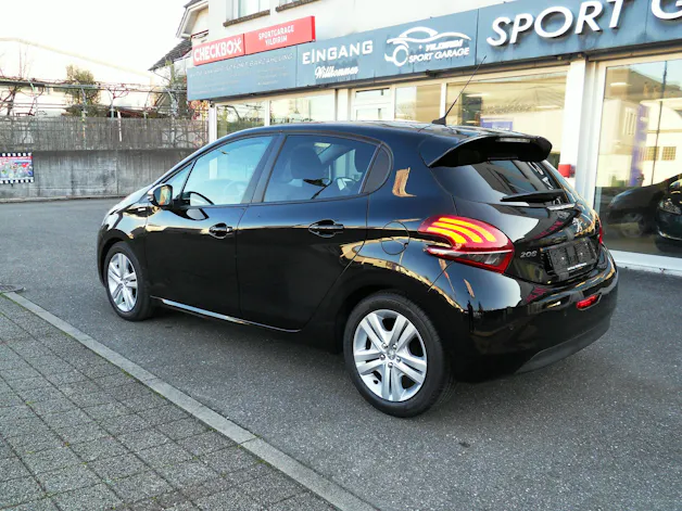 Peugeot 208 1.2 e-VTI Style EGS5
