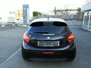 Peugeot 208 1.2 e-VTI Style EGS5