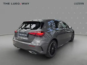Mercedes-Benz A 250 e with EQ - AMG / DISTRONIC / 360 Grad Kamera / Panorama-Dach