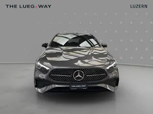 Mercedes-Benz A 250 e with EQ - AMG / DISTRONIC / 360 Grad Kamera / Panorama-Dach