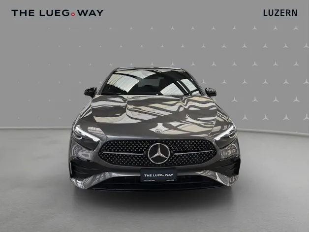 Mercedes-Benz A 250 e with EQ - AMG / DISTRONIC / 360 Grad Kamera / Panorama-Dach
