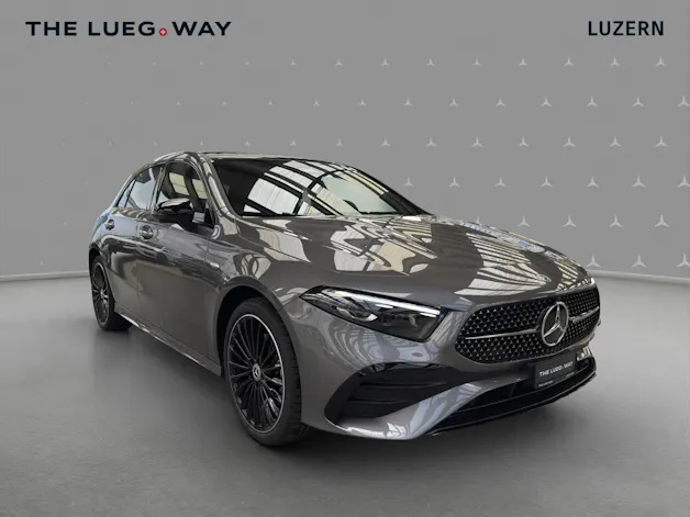 Mercedes-Benz A 250 e with EQ - AMG / DISTRONIC / 360 Grad Kamera / Panorama-Dach