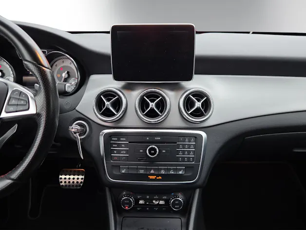 Mercedes-Benz CLA Shooting Brake 250 AMG Line 4Matic 7G-DCT