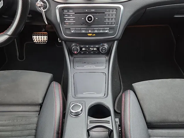 Mercedes-Benz CLA Shooting Brake 250 AMG Line 4Matic 7G-DCT