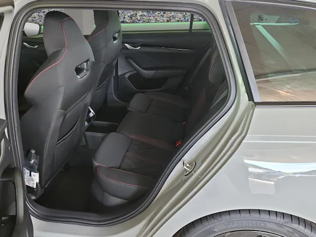 Škoda Octavia Combi 2.0 TSI DSG RS