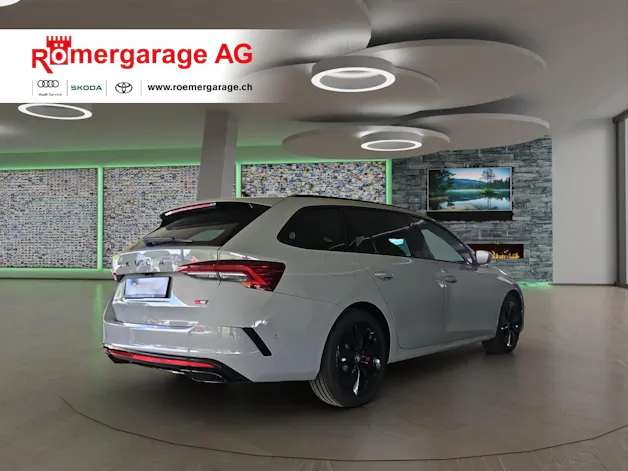 Škoda Octavia Combi 2.0 TSI DSG RS