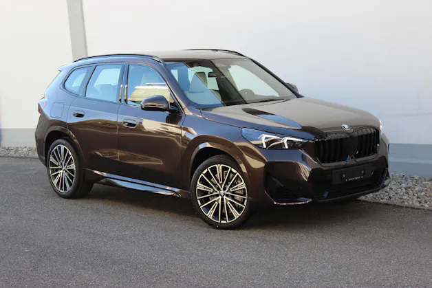 BMW X1 xDrive 23i 48V M Sport Pro Individual MACADAMIA *1.9%-LEASINGAKTION*