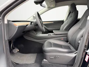 Tesla Model Y RWD