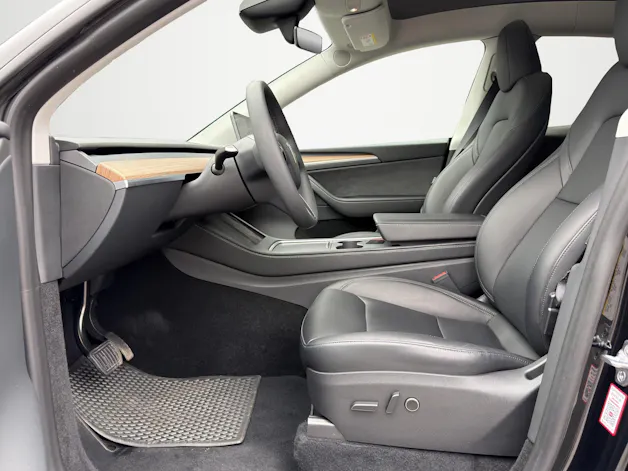 Tesla Model Y RWD