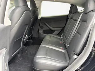Tesla Model Y RWD