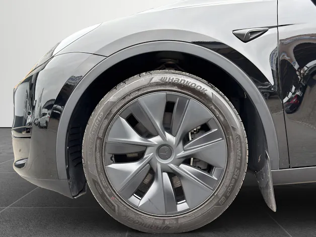 Tesla Model Y RWD