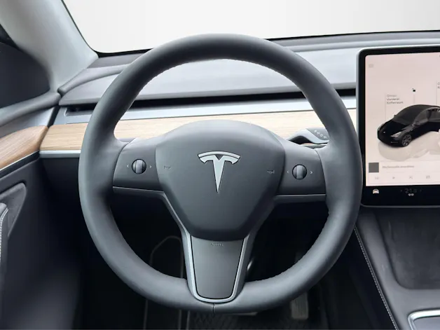 Tesla Model Y RWD