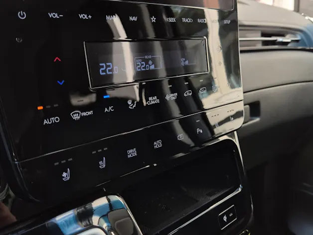 Hyundai Staria Premium 1.6 GDi HEV Vertex