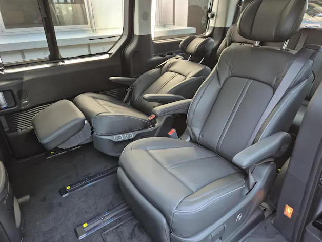 Hyundai Staria Premium 1.6 GDi HEV Vertex