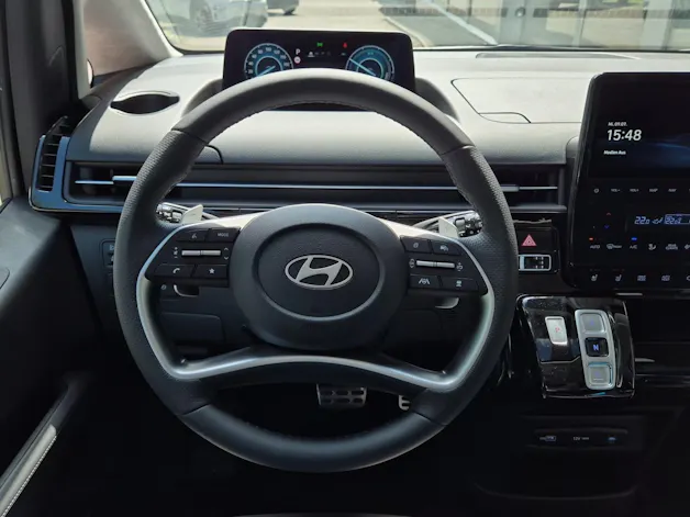 Hyundai Staria Premium 1.6 GDi HEV Vertex